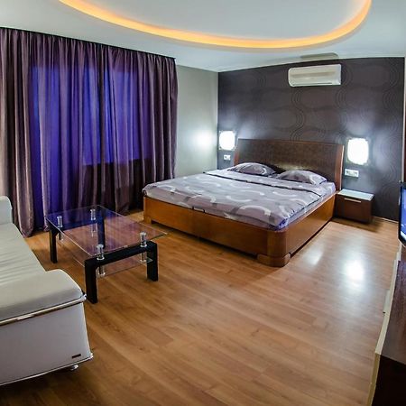 Hotrent Pechersk Lesy 20/22 Kiew Exterior foto